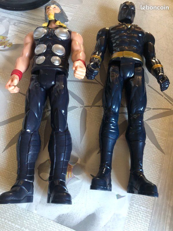 2 figurines (image 3)