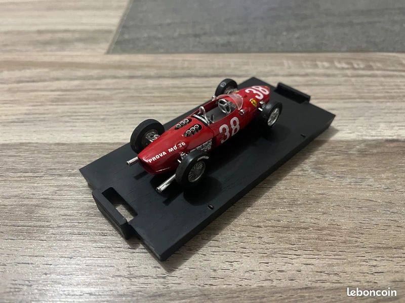 Figurines Brumm 1:43 - 2 Mécaniciens Scuderia Ferrari F1 156 1961 - Neuf