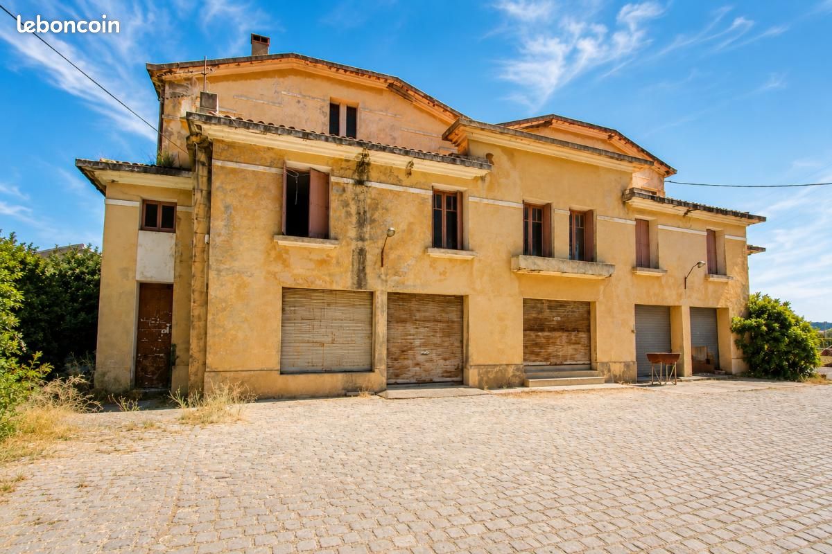 Maison 7 pièces 1303 m² · à Trausse · 1 303 m² · 60 000 €