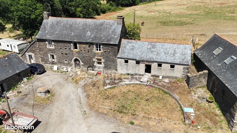 Maison 12 pièces 400 m² · à Carhaix-Plouguer · 400 m² · 162 900 €