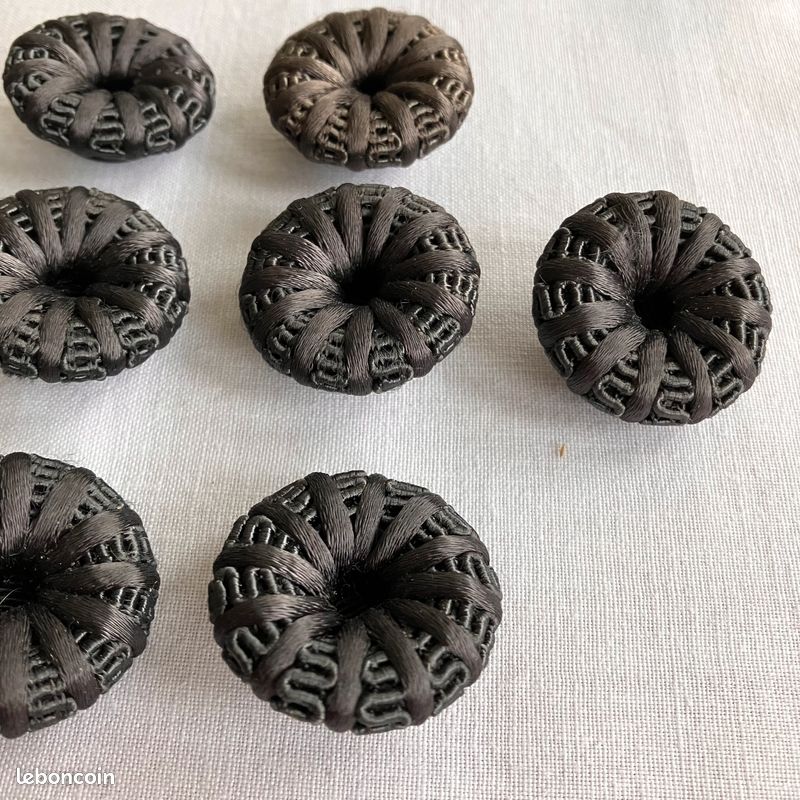 Lot De 24 Petits Boutons Anciens En Passementerie Argentés - Parfait Pour Customiser Vêtements Vintage Ou Créations DIY