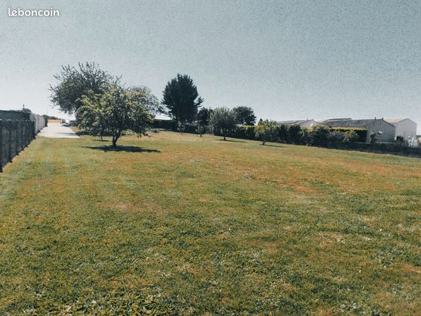 Superbe terrain constructible proche de Saintes