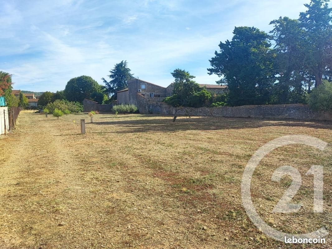 Terrain 947 m² · à Trausse · 71 860 €