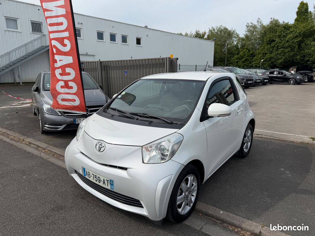 TOYOTA IQ 1.0 VVT-i 12V 68 cv (image 1)