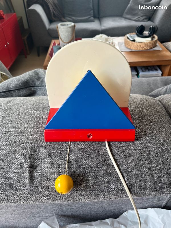 Applique Ikea modèle STOJA style Memphis