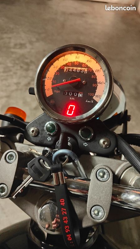 MOTO MASH 125 SEVENTY FIVE en parfait état (image 2)