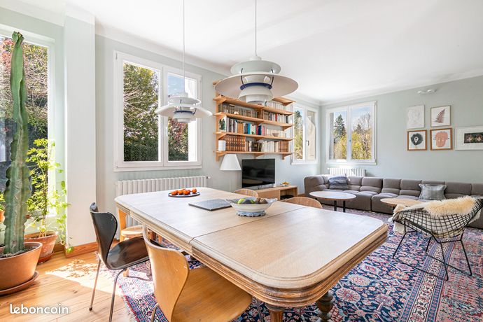 Maison 8 pièces 205 m²