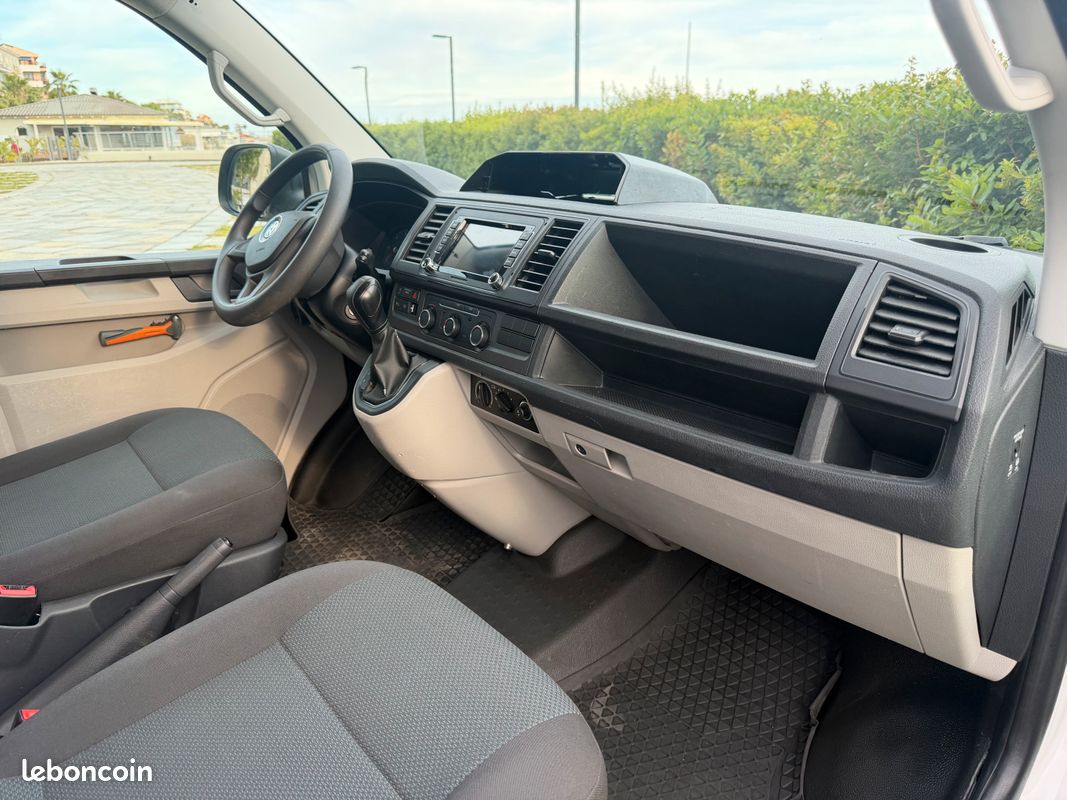 Volkswagen Transporter T6 2.0L TDI 150 cv DSG7 L2H1 PROCABINE (image 6)
