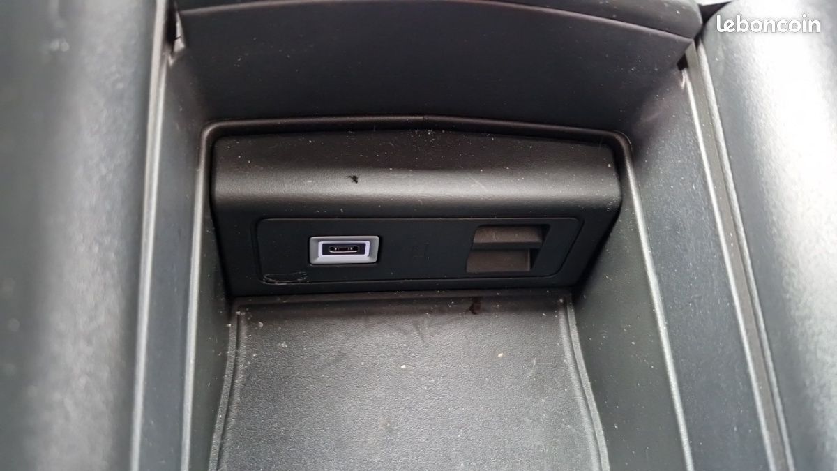 Peugeot 308 PHEV 225 E-EAT8 GT (image 27)