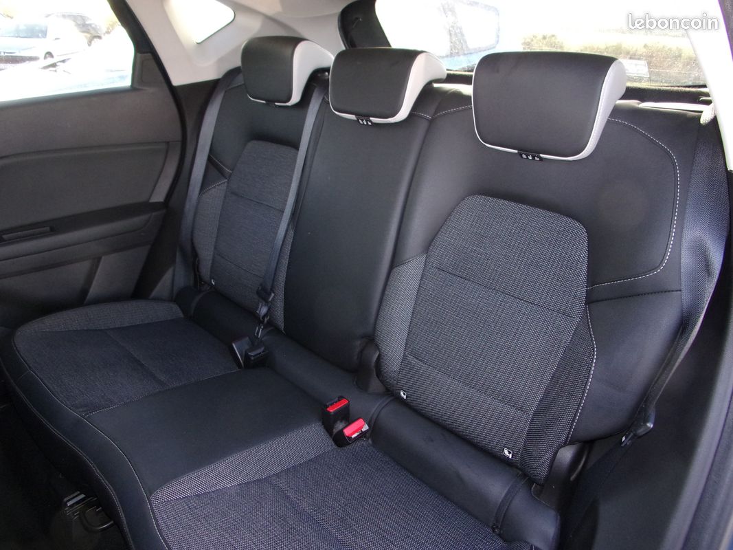 RENAULT CAPTUR BLUE DCI 115 EDC INTENS + attelage (image 6)