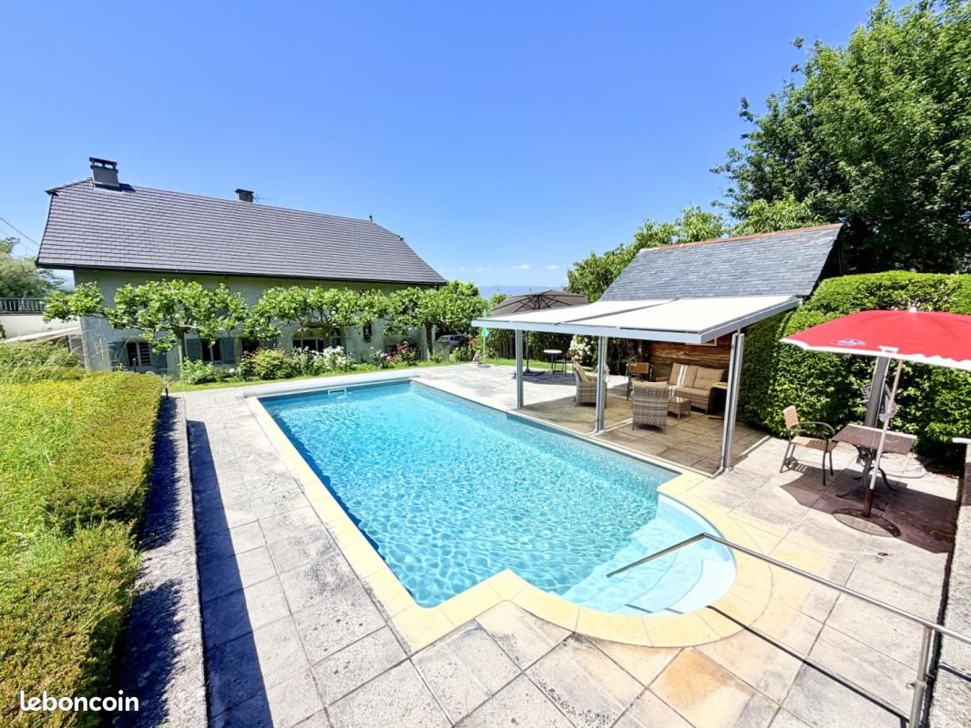 Maison 9 pièces 266 m² · à Présilly · 266 m² · 950 000 €