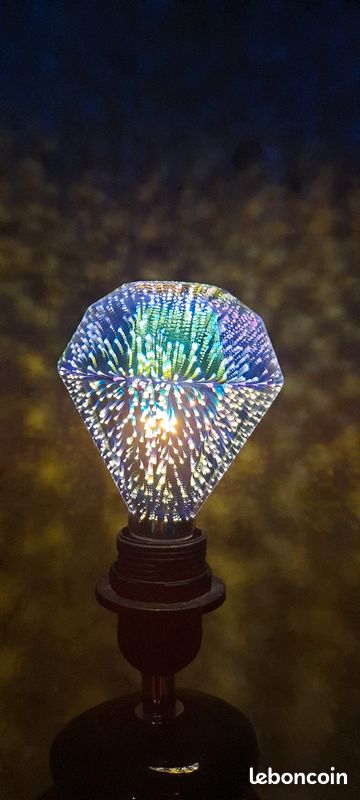 Ampoule Led E27 multicolore en forme de diamant (image 1)