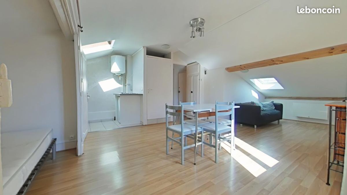 Appartement 1 pièce 21 m² · à Saint-Étienne · 21 m² · 330 €
