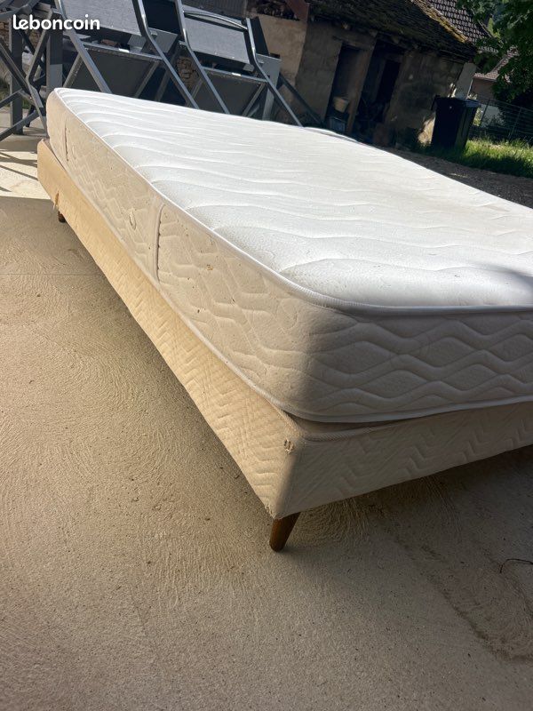 Sommier et matelas (image 2)