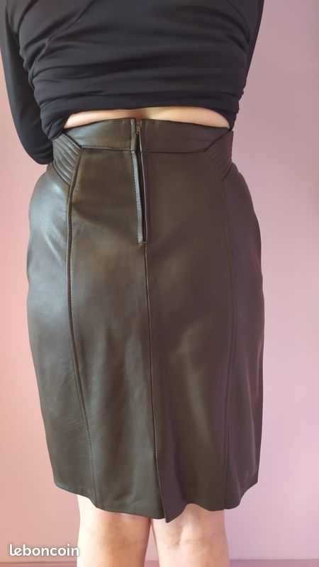 Jupe en cuir marron presque noire taille 40 (image 3)