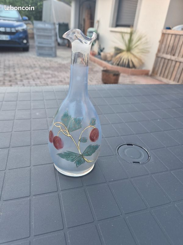 Petite carafe en verre givré (image 1)