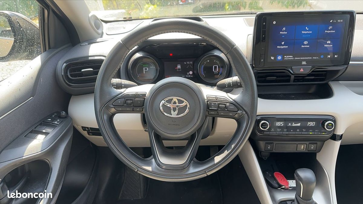 Toyota Yaris IV 1.5 VVTi 116 Hybrid E-CVT Iconic (image 24)