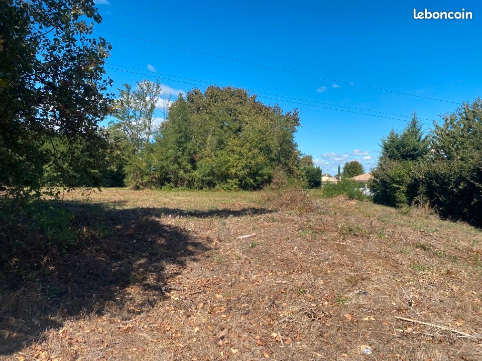 Terrain 1115 m² · au Haillan · 290 000 €