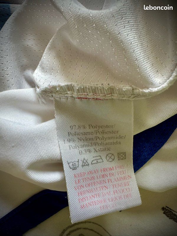 L'Olympique lyonnais dévoile son maillot domicile pour la nouvelle