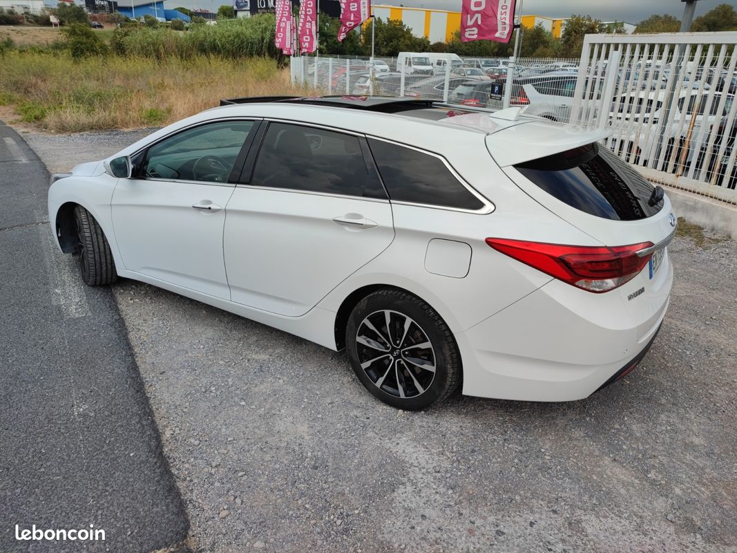 HYUNDAI i40 SW 1.7 CRDi 141 Blue Drive DCT-7 Creative (image 2)