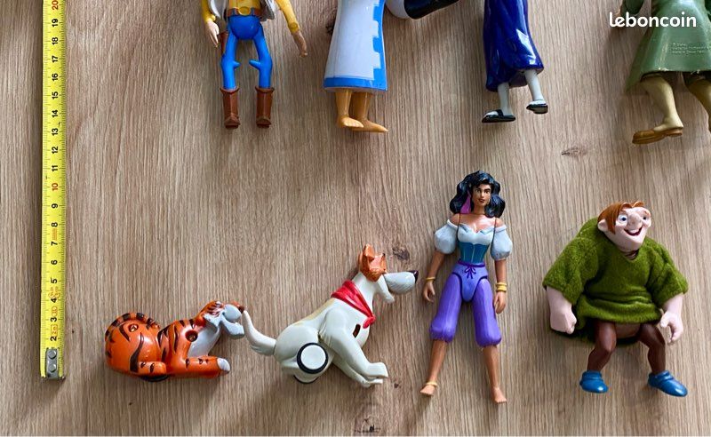 = Lot 8 Figurines Disney, Pocahontas, Woody, Le Bossu de Notre Dame, Dodger, Shere Khan et autres, années 90 = (image 13)