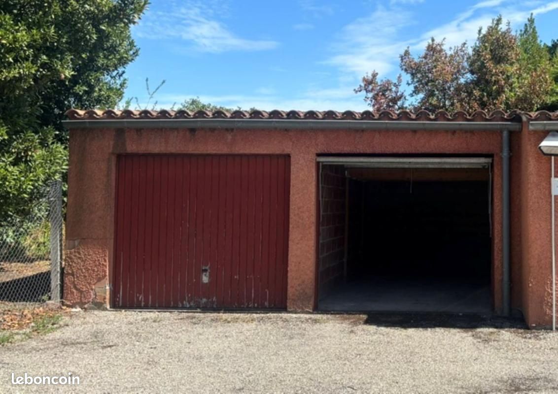 Parking 16 m² · à Montauban · 16 m² · 90 €/mois