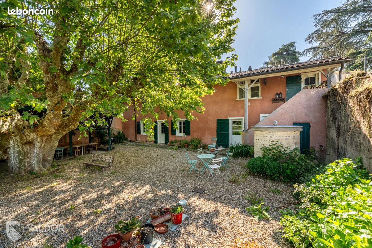 Maison 7 pièces 190 m² · à Saint-Bernard · 190 m² · 820 000 €