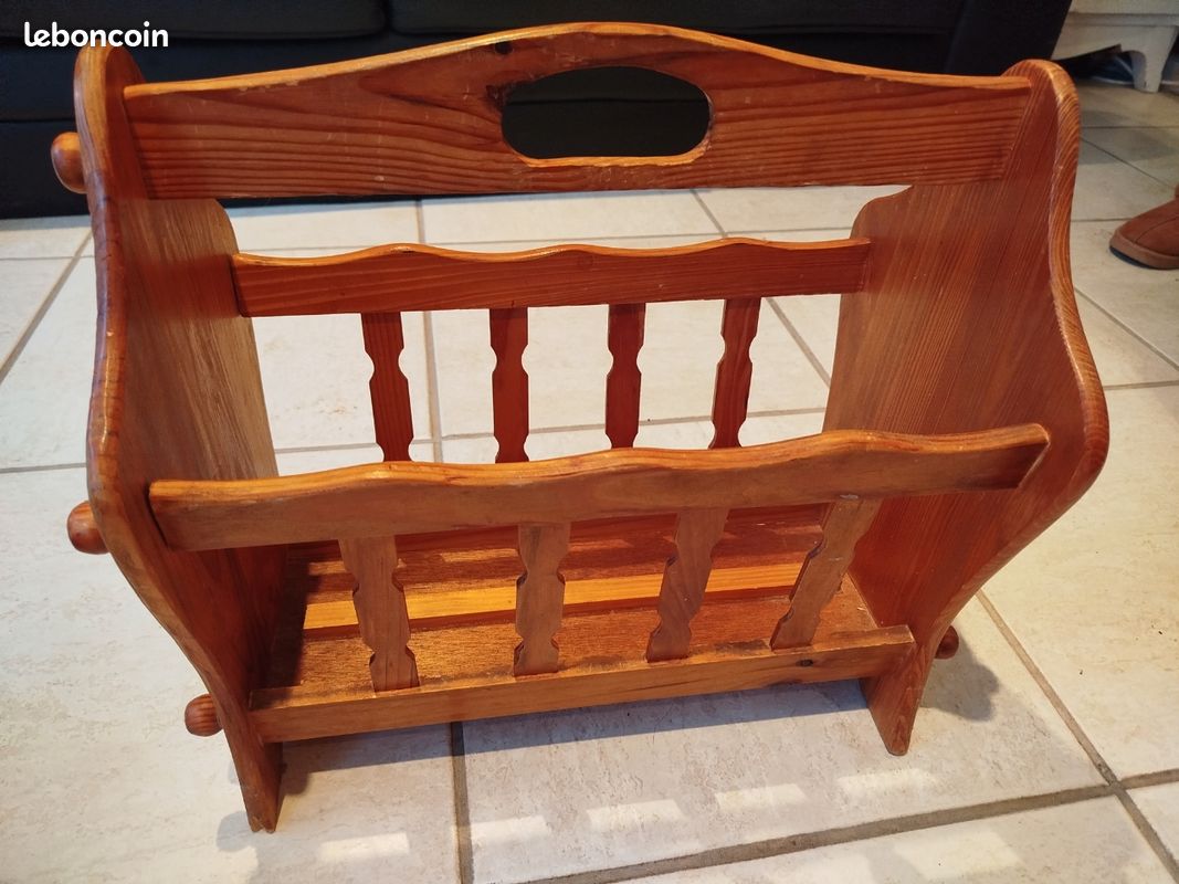 Porte revue en bois (image 1)