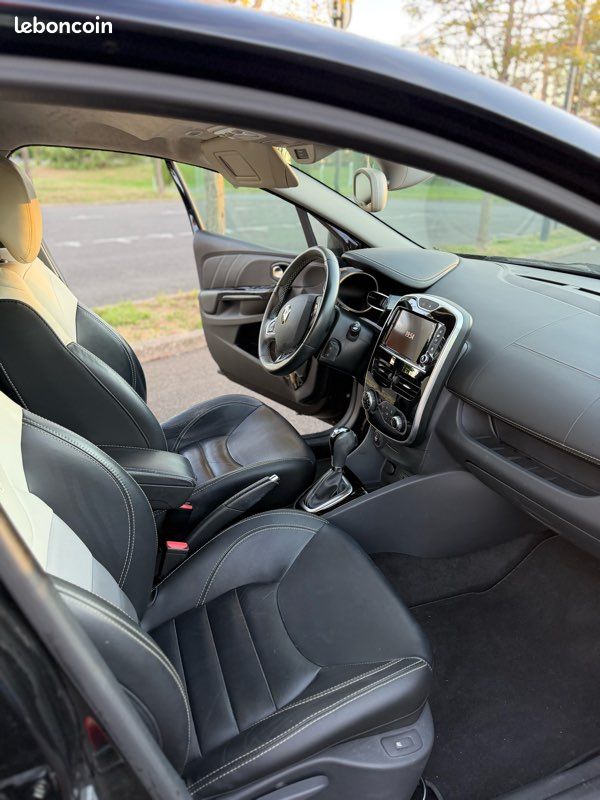 Renault Clio 4 Initiale Paris 120cv BVA faible km (image 3)