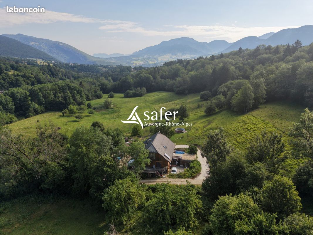 Terrain 30215 m² Lescheraines · 700 000 €