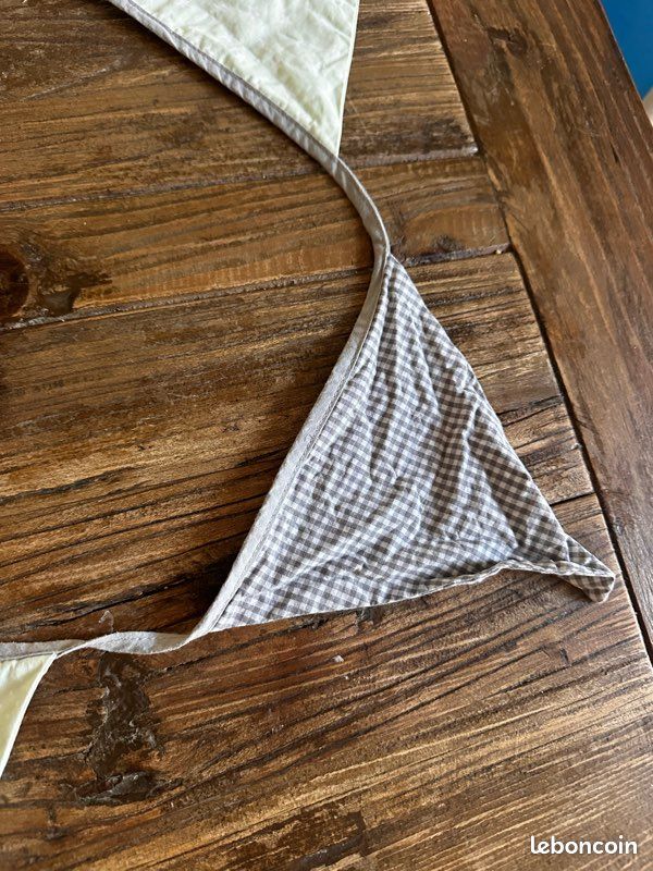 Guirlande de fanions en tissu personnalisée avec le prénom de bébé