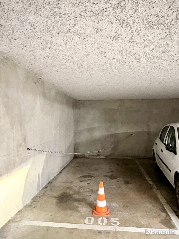 Parking 12 m² · à Nice · 12 m² · 100 €/mois