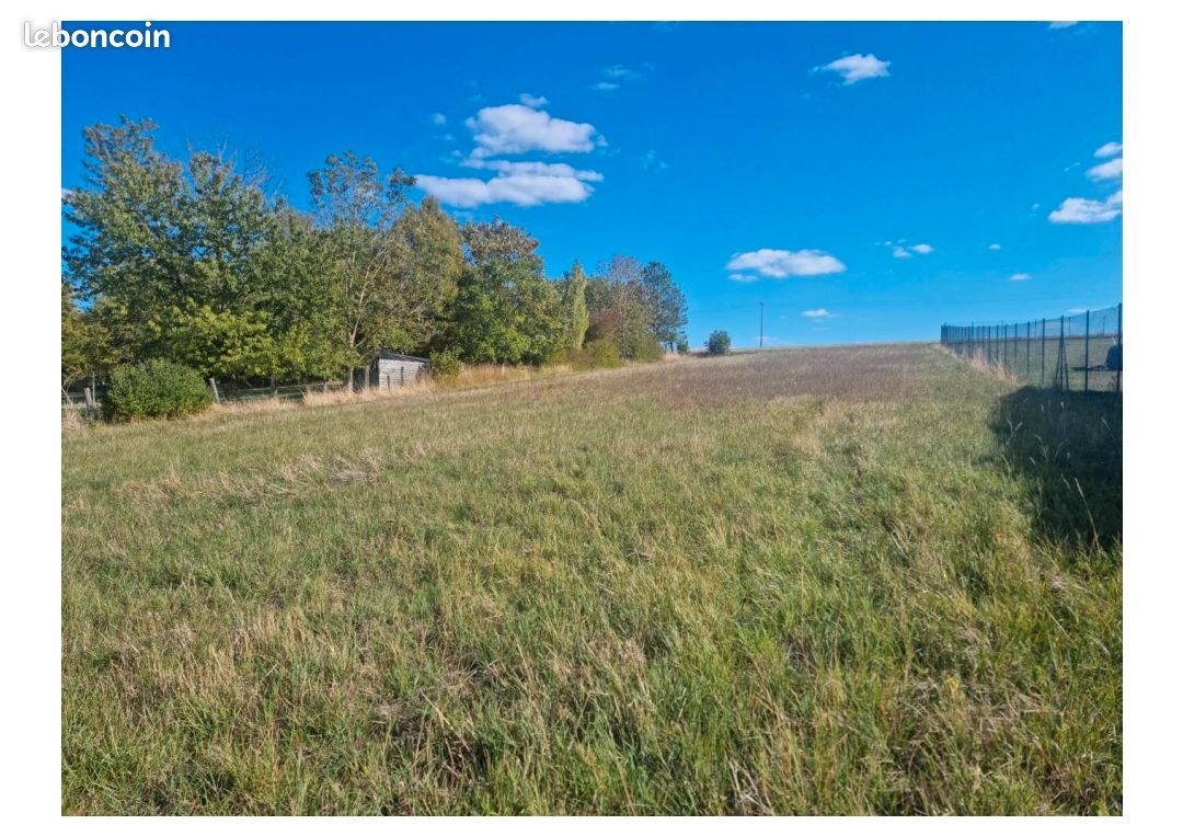 Terrain 2 029 m² Laubressel · 65 000 €
