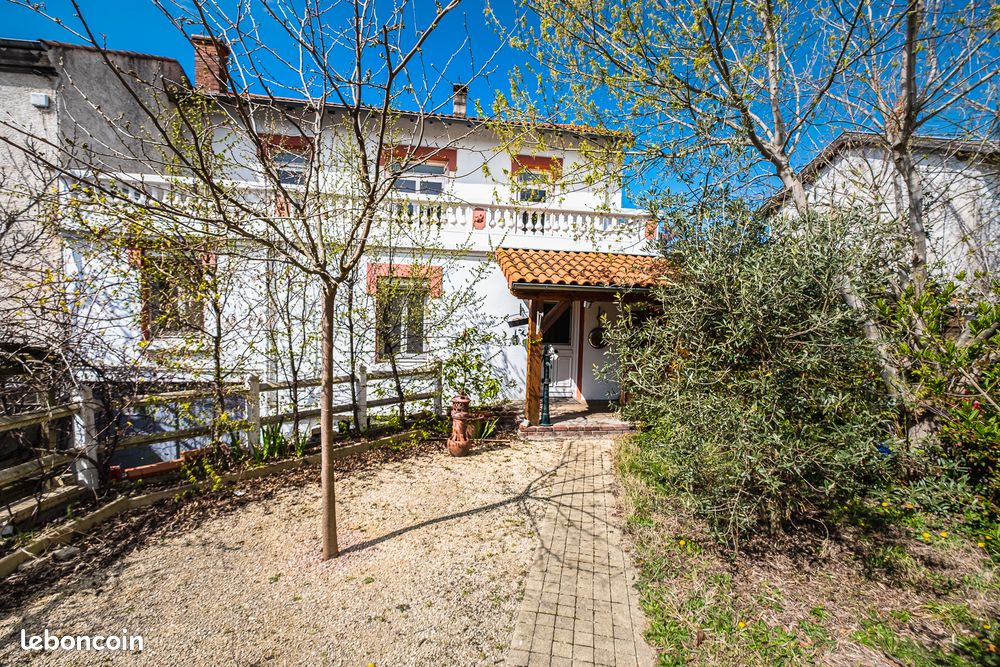 Maison 8 pièces 187 m² · à Saint-Just-Saint-Rambert · 187 m² · 299 000 €