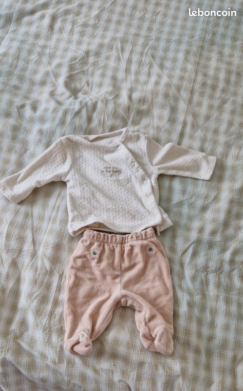 Lot 9 pyjamas 1 mois (image 2)