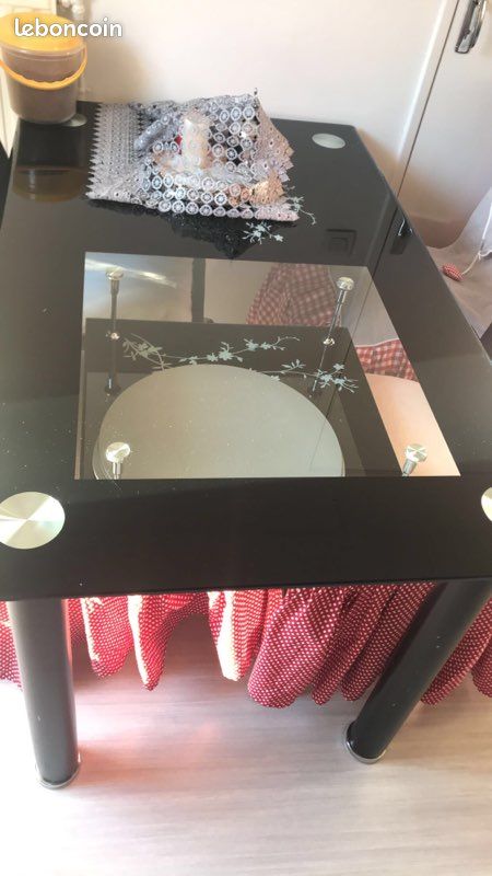 Table (image 4)