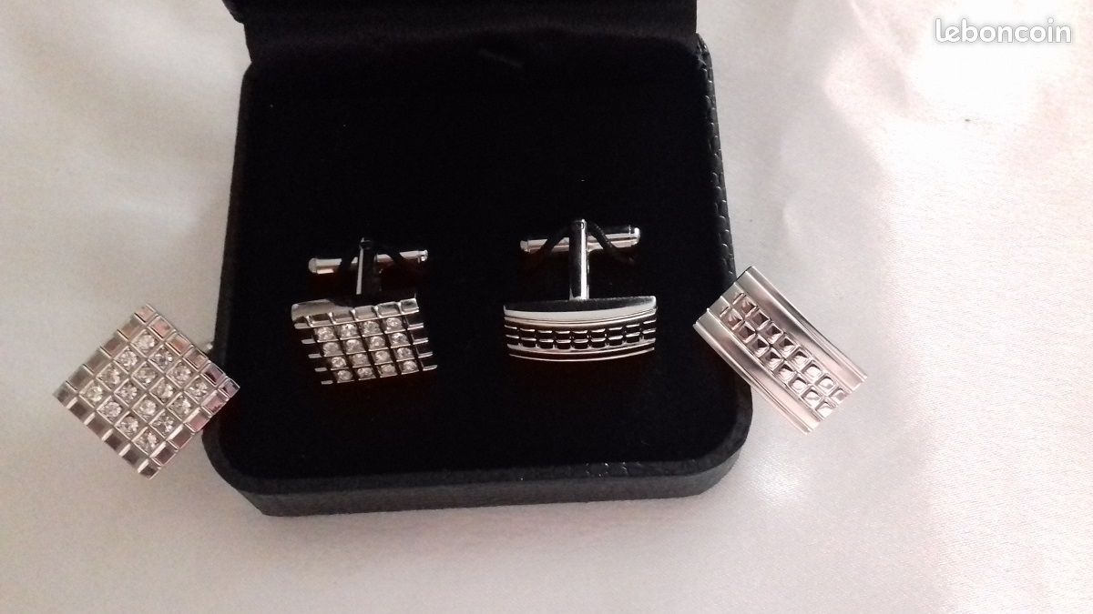 Paire De Boutons De Manchettes (manchette) - Bijoux - Occasion - Sans Marque