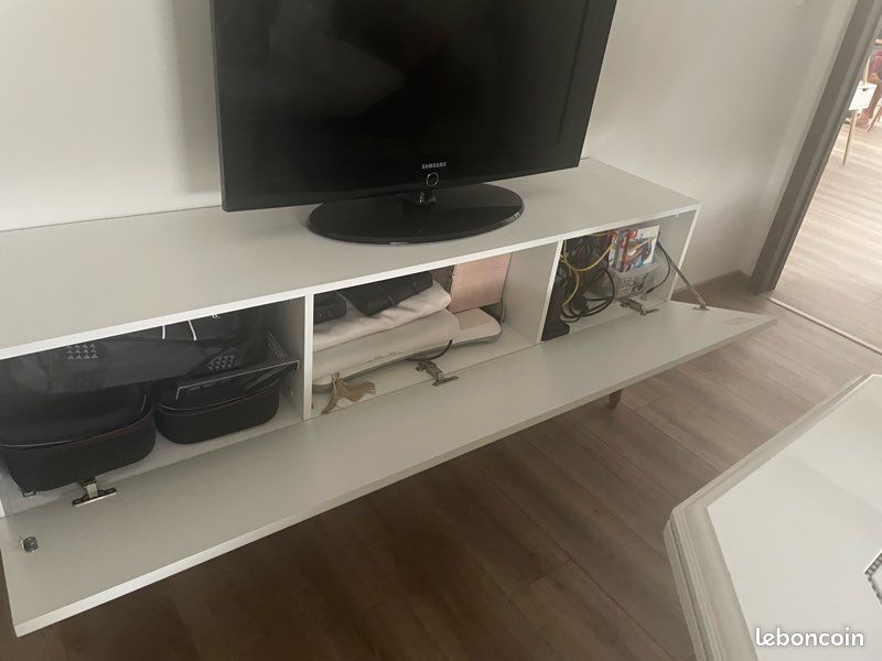 Meuble télévision (image 1)