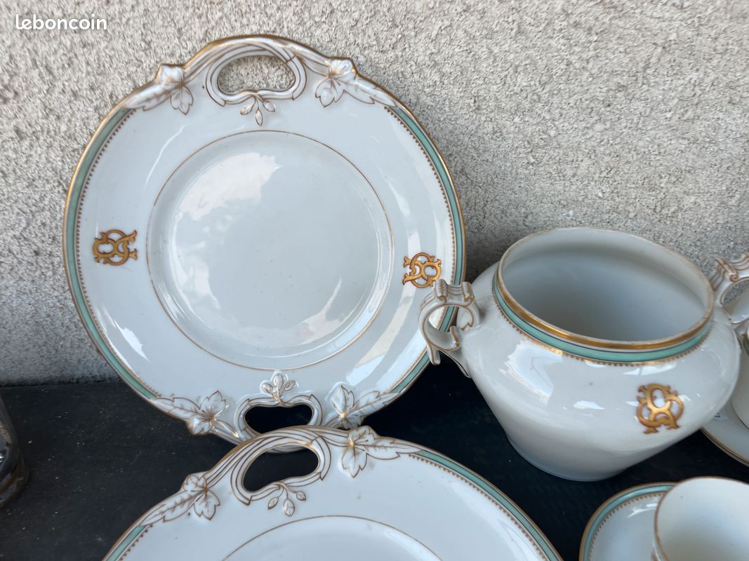 Grand service à café ancien en porcelaine - Ch. Pillivuyt & Cie Paris - Monogramme doré et filet vert (image 4)