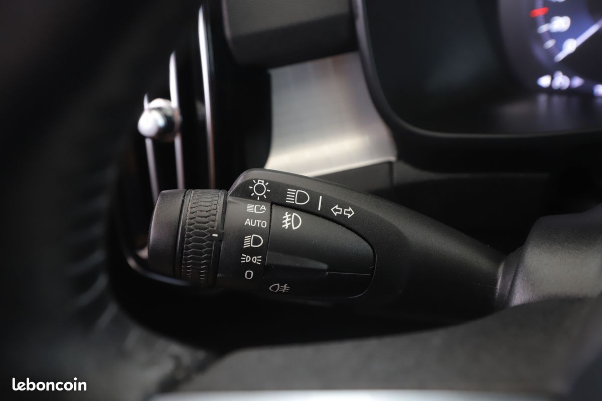 Volvo XC40 2.0 D3 AdBlue Business Geartronic 8 150 ch (image 23)