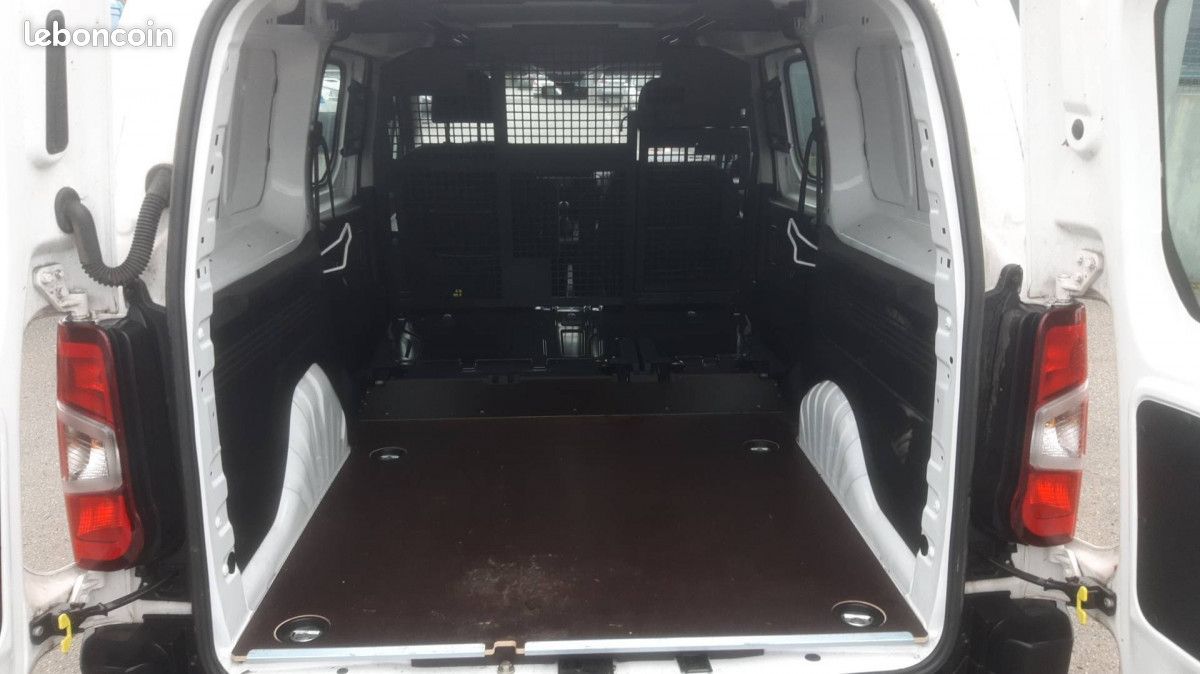 Peugeot Partner (3) BLUEHDI 100 LONG Cabine App (image 13)