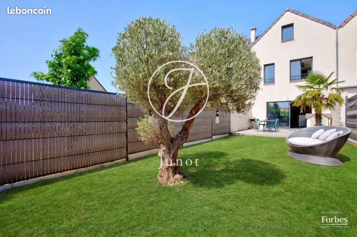 Maison 6 pièces 145 m² · à Carrières-sur-Seine · 145 m² · 697 000 €