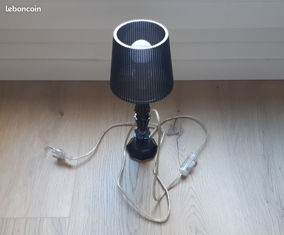 Lampe design noire (image 3)