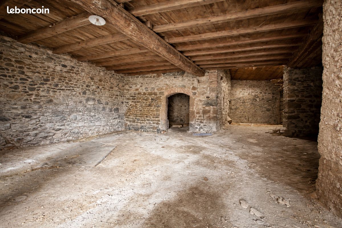 Maison 5 pièces 230 m² · à Savigny · 230 m² · 149 000 €