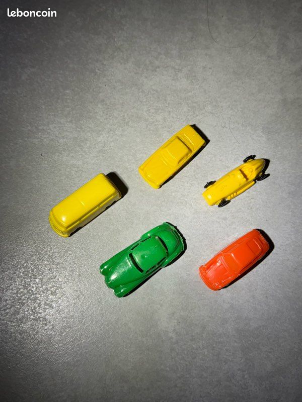 ANCIENNE VOITURE EN plastique [92] - funny vintage plastic car pick up