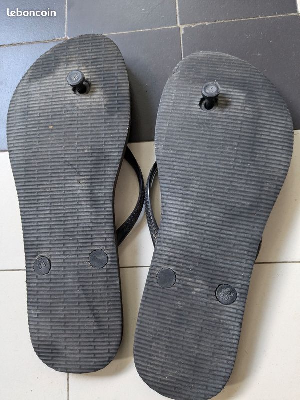Tongs noires et dorées taille 37/38 (image 4)