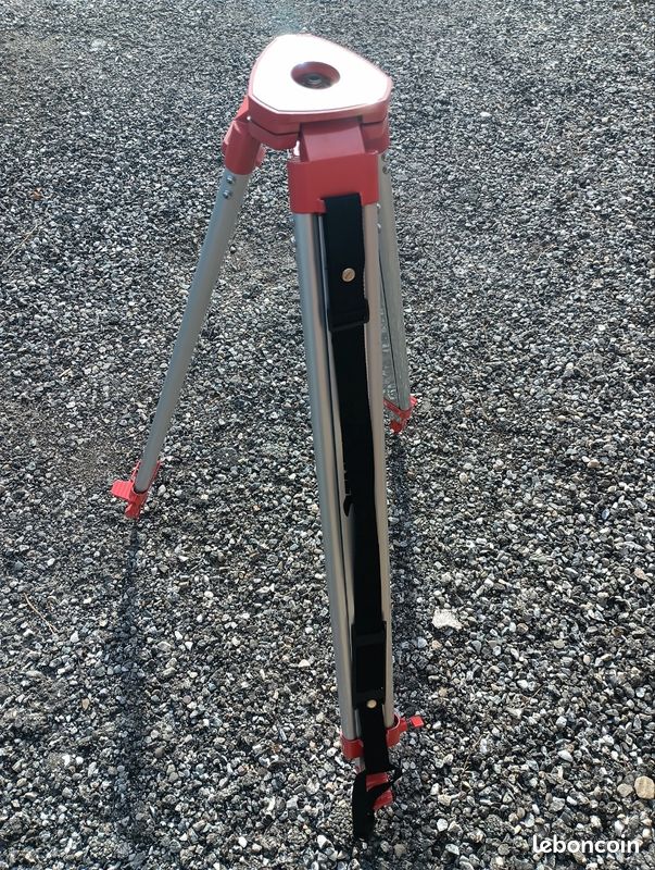Trépied pour lunette de chantier (image 2)