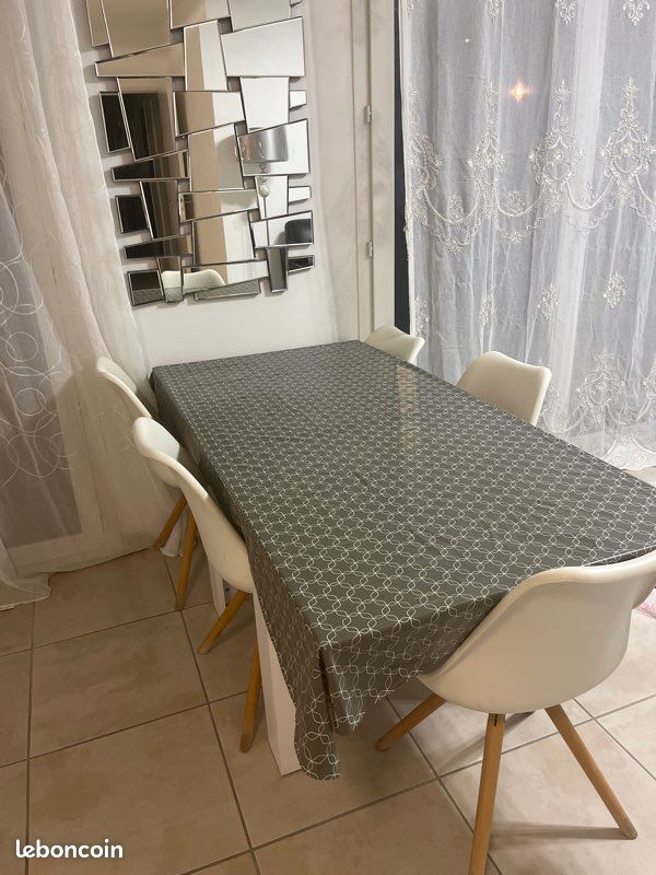 Table pliable et 5 chaises (image 2)