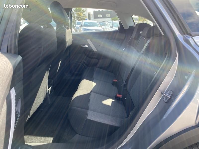 Citroen C4 BlueHDi 110ch S&S Feel Pack Business (image 8)