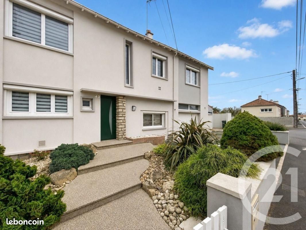 Maison 7 pièces 138 m² · à Le May-sur-Èvre · 138 m² · 189 000 €